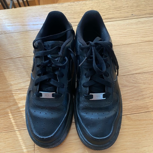 Black NIKE Air Forces - Picture 9 of 11